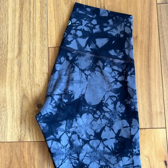 Lululemon leggings - Picture 3 of 6